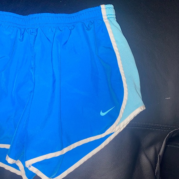 Girls Blue Dri-Fit NIKE Shorts Size M - Picture 2 of 4